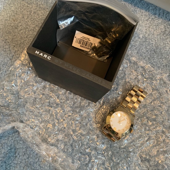 Marc by Marc Jacobs Watch - Picture 3 of 4